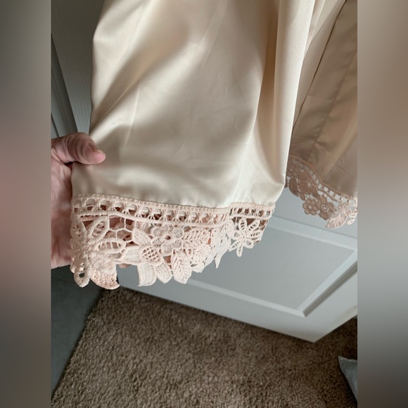 Champagne Satin robe size XXL/XXXL - Picture 4 of 6